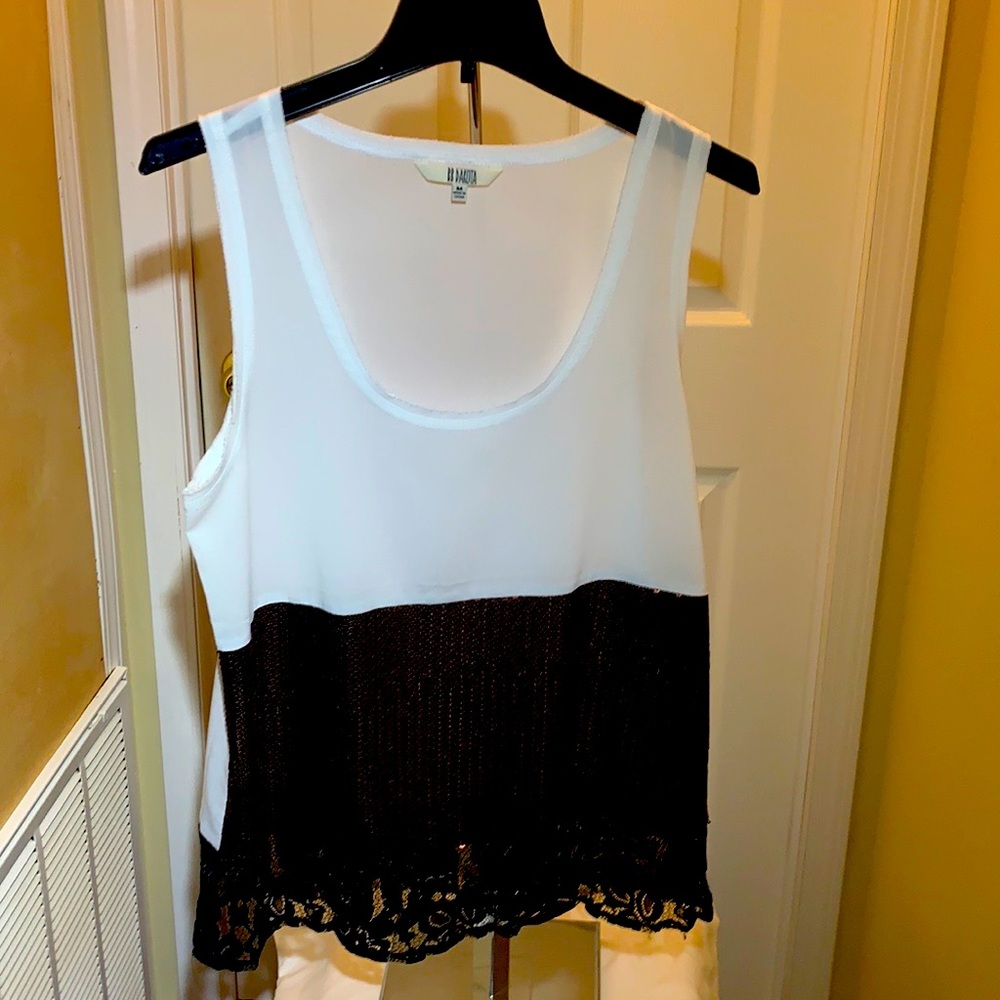 Stunning Sheer sleeveless size M BB Dakota top